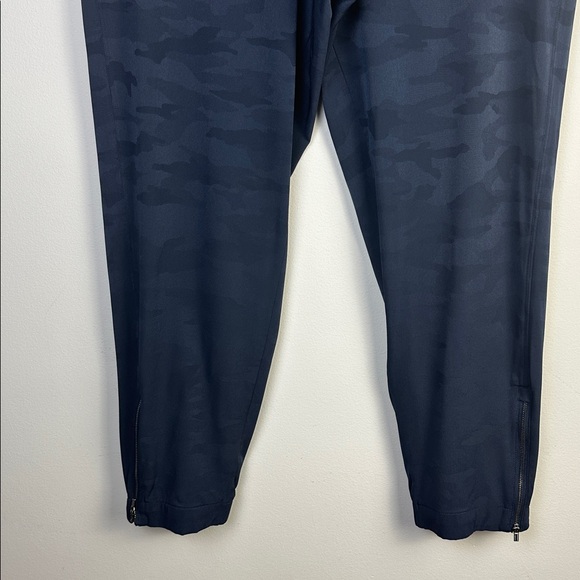 FA23 Athleta Brooklyn Heights Joggers Dress Blue Camo Travel Athleisure Pant 12 - Picture 6 of 16